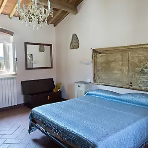 L'isola , Crespina Italia